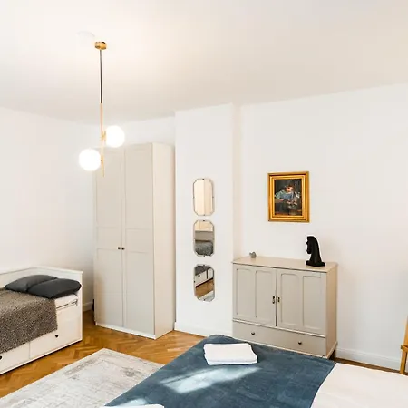 Lara's Loft Apartman *